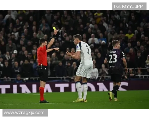 欧联杯波尔图与热刺鏖战至平局绝杀瞬间引发全场热烈反响分析