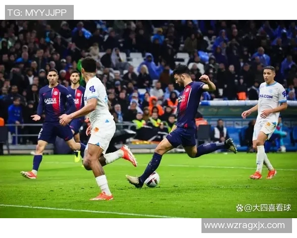 英超激战曼城险胜巴黎圣日耳曼乌龙球成比赛转折点引发热议