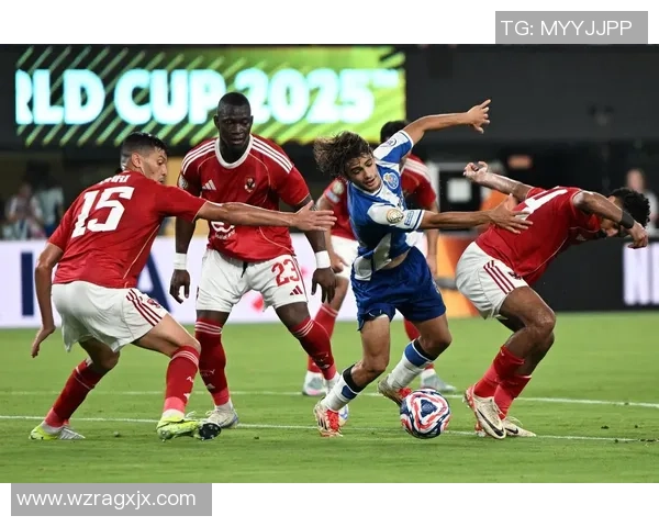 世界杯精彩对决里昂绝杀波尔图全场沸腾战术解析与精彩瞬间回顾